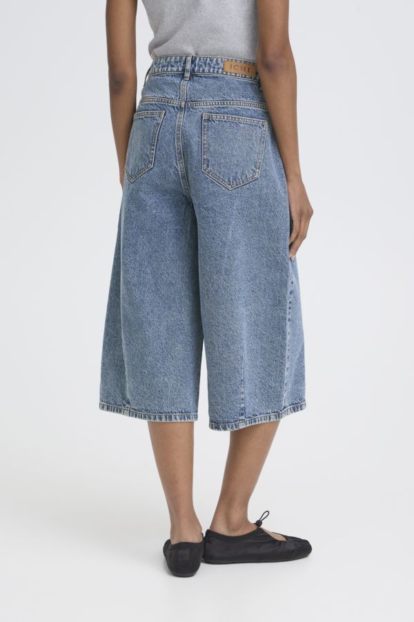 Jeans barrel court Jeans barrel court
