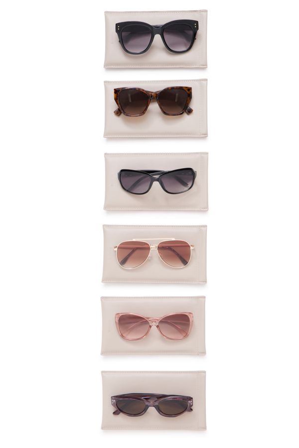 Lunettes soleil avec étui - 20816055 - B.Young