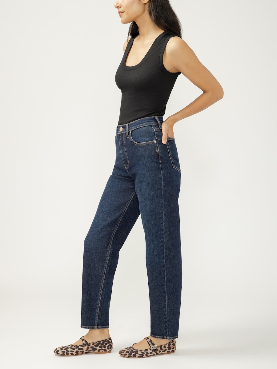 Jeans taille haute arrondie à jambe droite