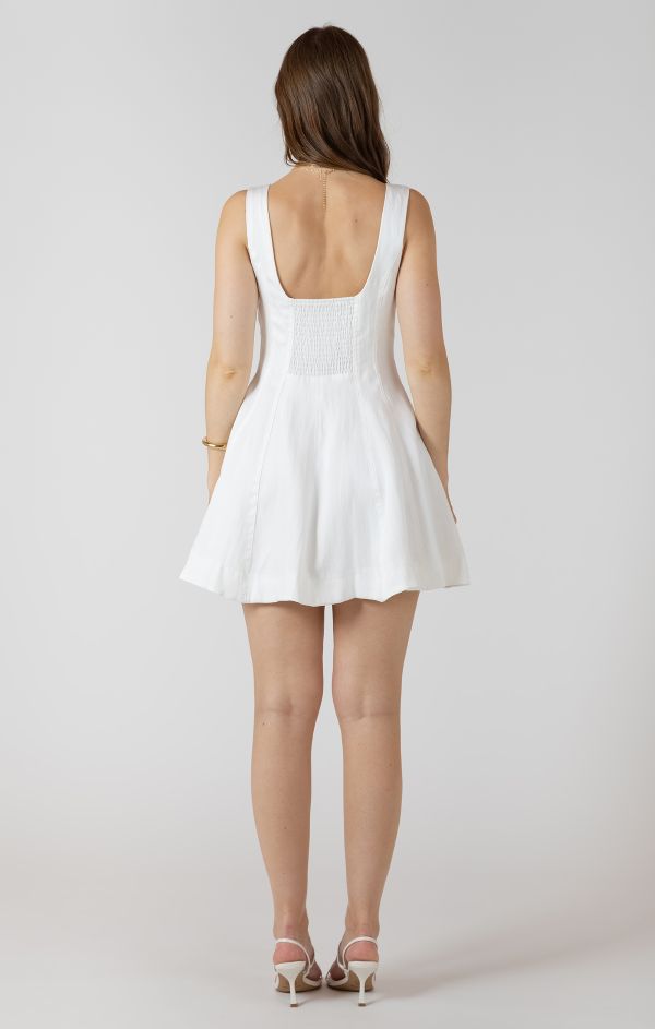 Robe courte évasée