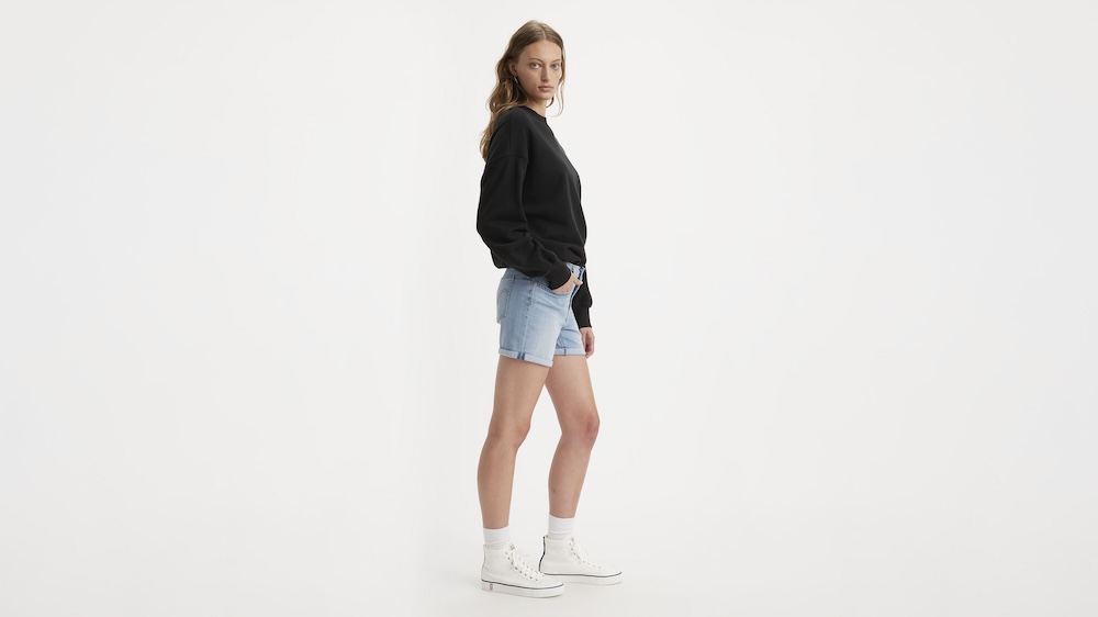 Short jeans mi-long mi-taille