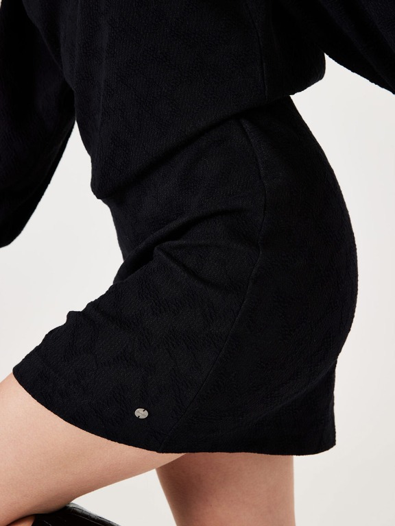 Jupe courte chic motif ton sur ton- seconde main