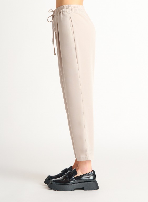 Pantalon chic soyeux uni