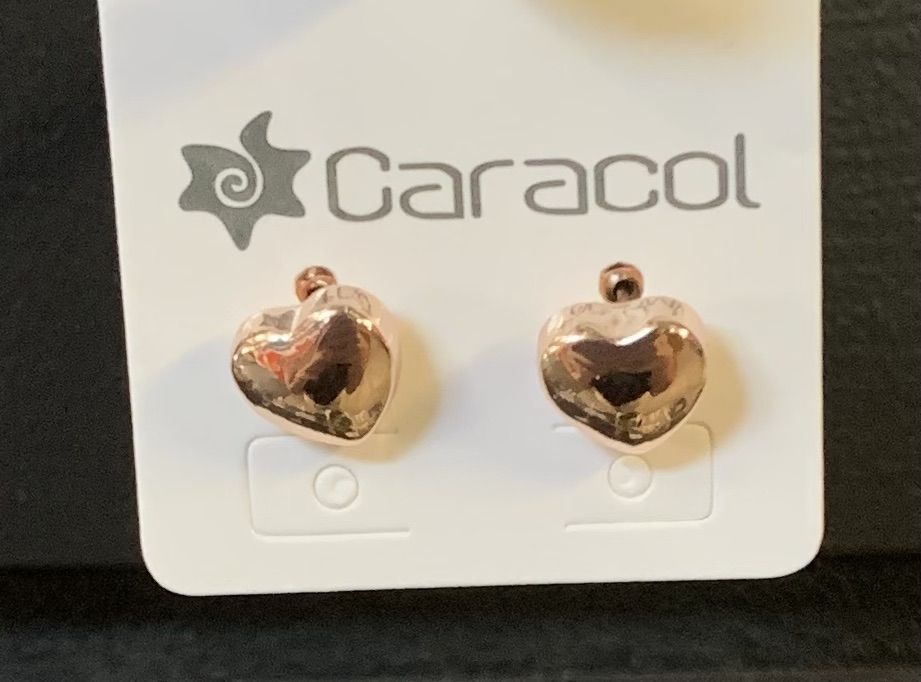 BOUCLE D'OREILLE PETITS COEURS SUR TIGE - 2321 - Caracol